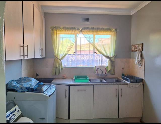 3 BEDROOM HOUSE FOR SALE IN BRENTHURST